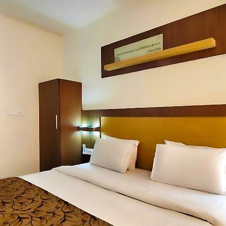 Continental Park Hotel Vijayawāda Exterior photo
