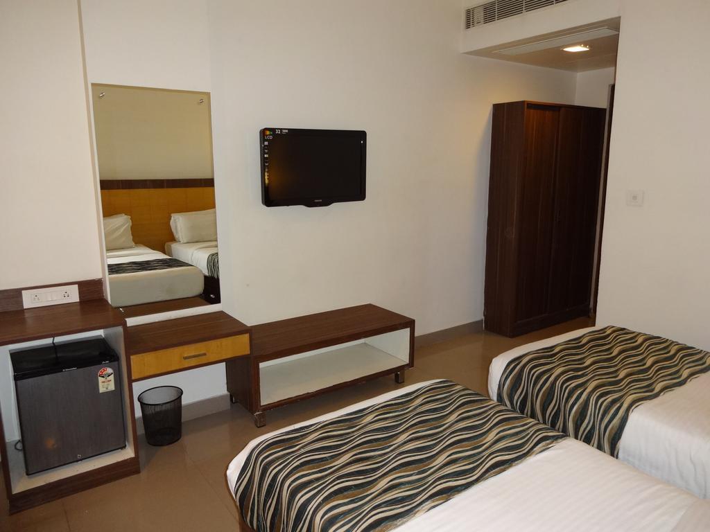 Continental Park Hotel Vijayawāda Exterior photo