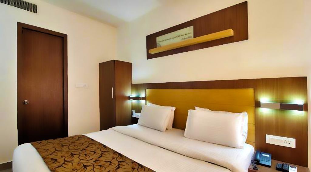 Continental Park Hotel Vijayawāda Exterior photo