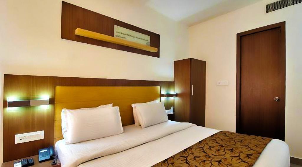 Continental Park Hotel Vijayawāda Exterior photo