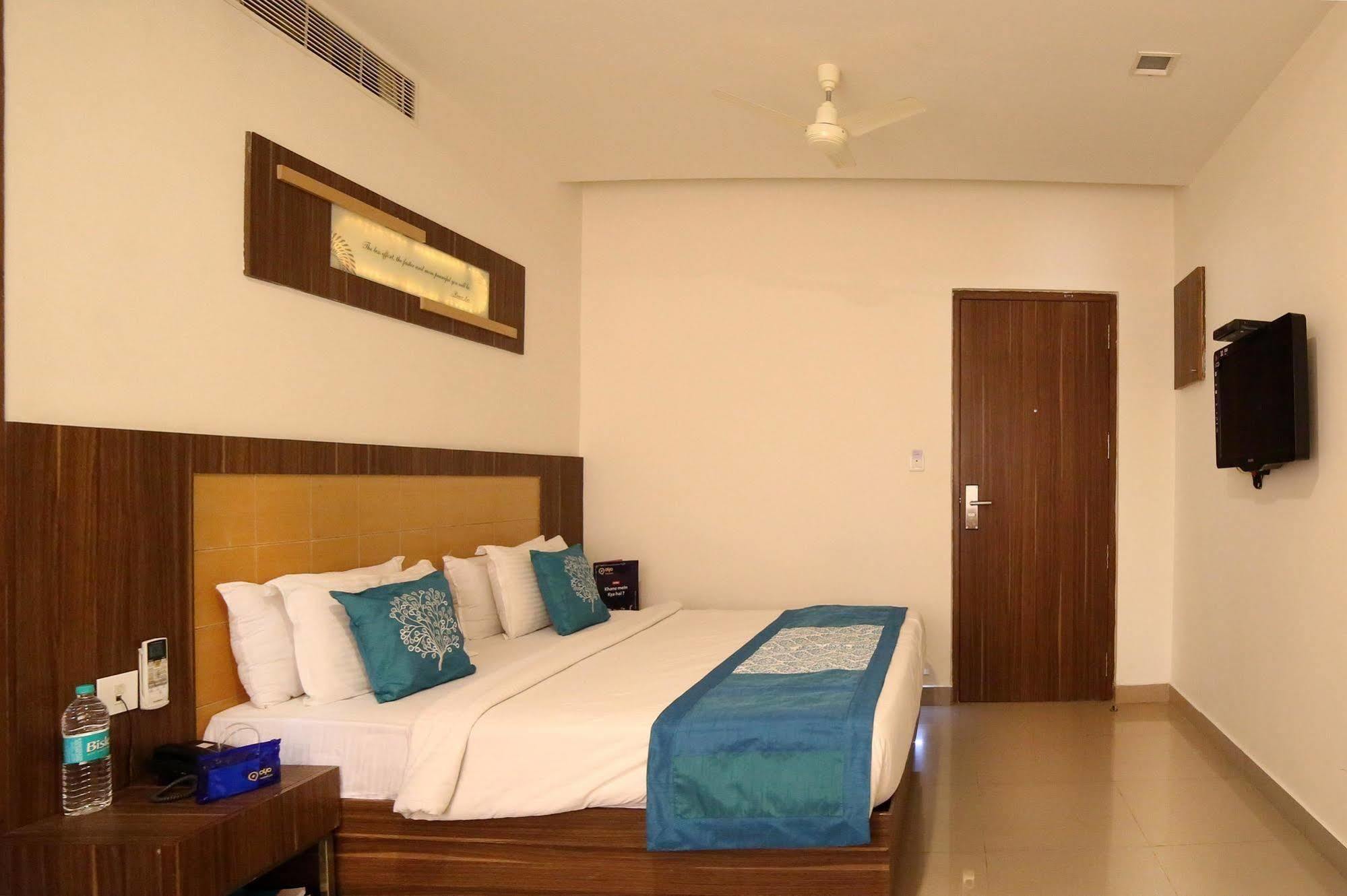 Continental Park Hotel Vijayawāda Exterior photo