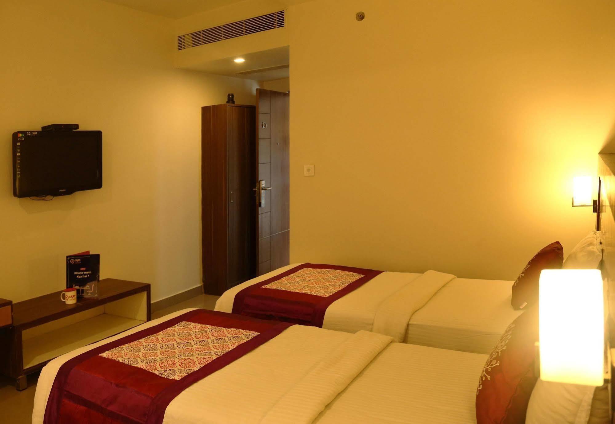 Continental Park Hotel Vijayawāda Exterior photo